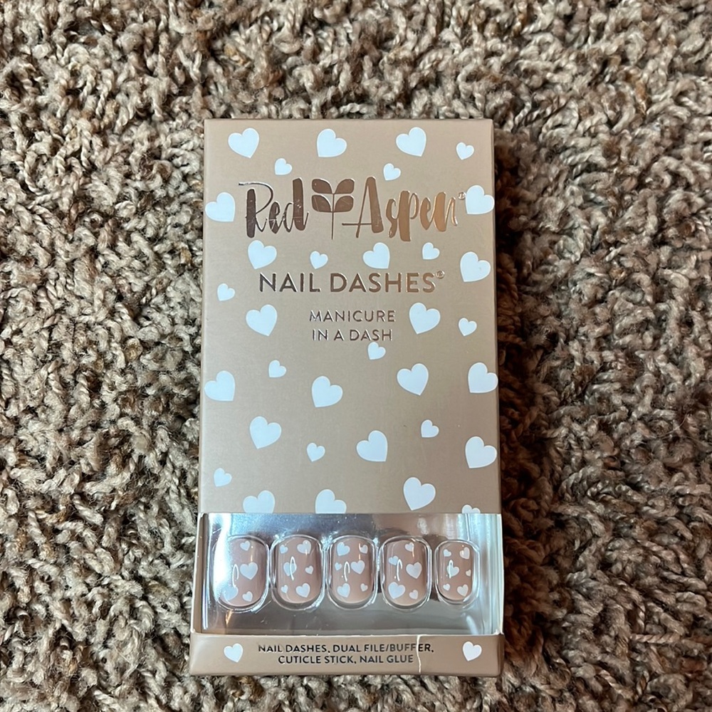 Red Aspen Tan Heart Nails